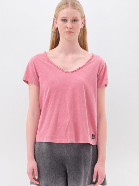 T-shirt with V Neckline