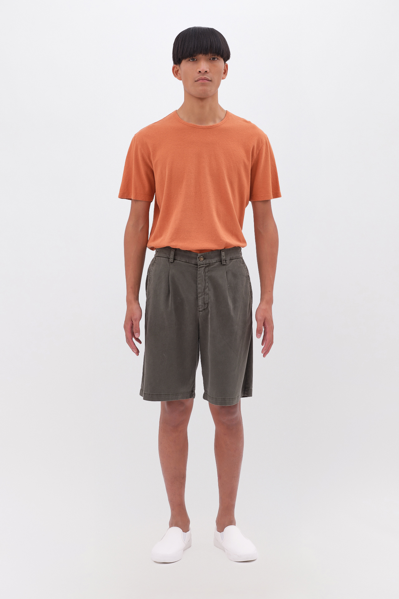 Pleated Bermuda in Relaxed Fit